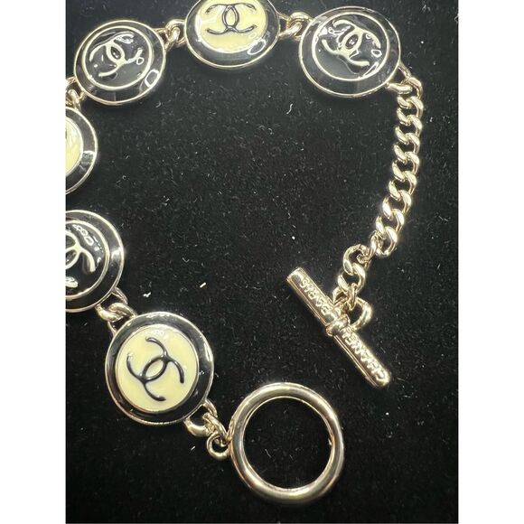 Chanel cc bracelet - Picture 2 of 9